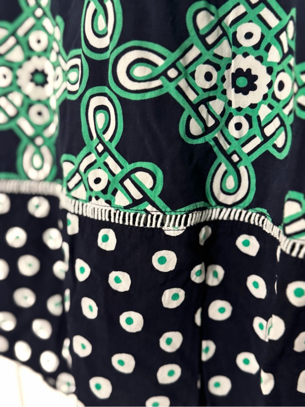 Crown & Ivy Navy Kelly Green Geometric Print Split Neck Bell Sleeve Blouse Large - Picture 5 of 7